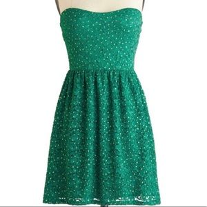 Shimmering Emerald sparkly cocktail dress